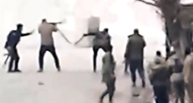 Suriye ordusu ile YPG'li ter&ouml;ristlerin &ccedil;atışma anına damga vuran g&ouml;r&uuml;nt&uuml;