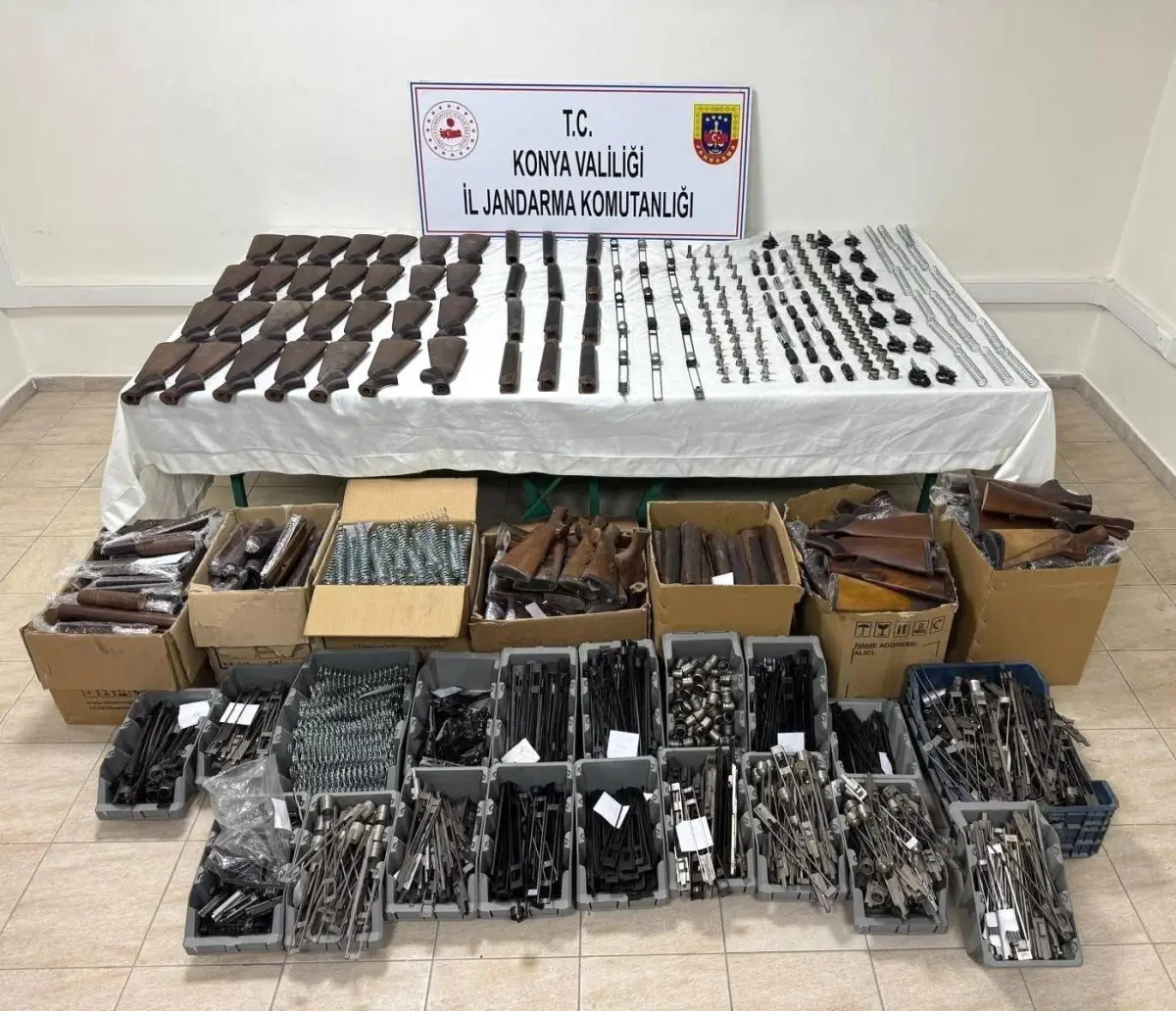 Beyşehir\'de Silah Parçaları Ele Geçirildi