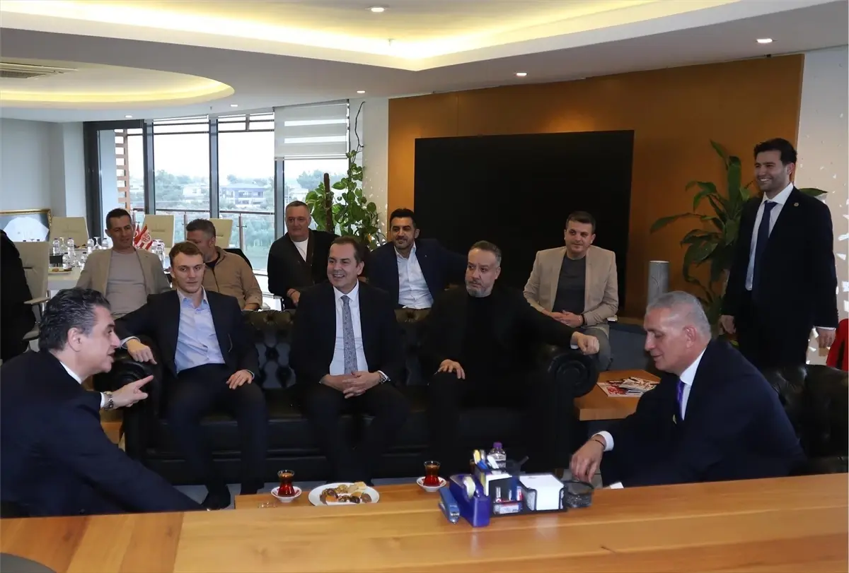 TFF Başkanı Hacıosmanoğlu Antalyaspor\'u Ziyaret Etti