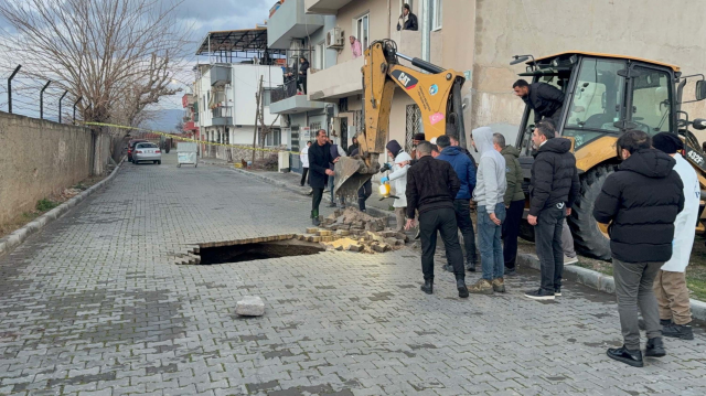 Turgutlu'da Yağış Sonrası Yolda İnsan Kafatası ve Kemikler Bulundu