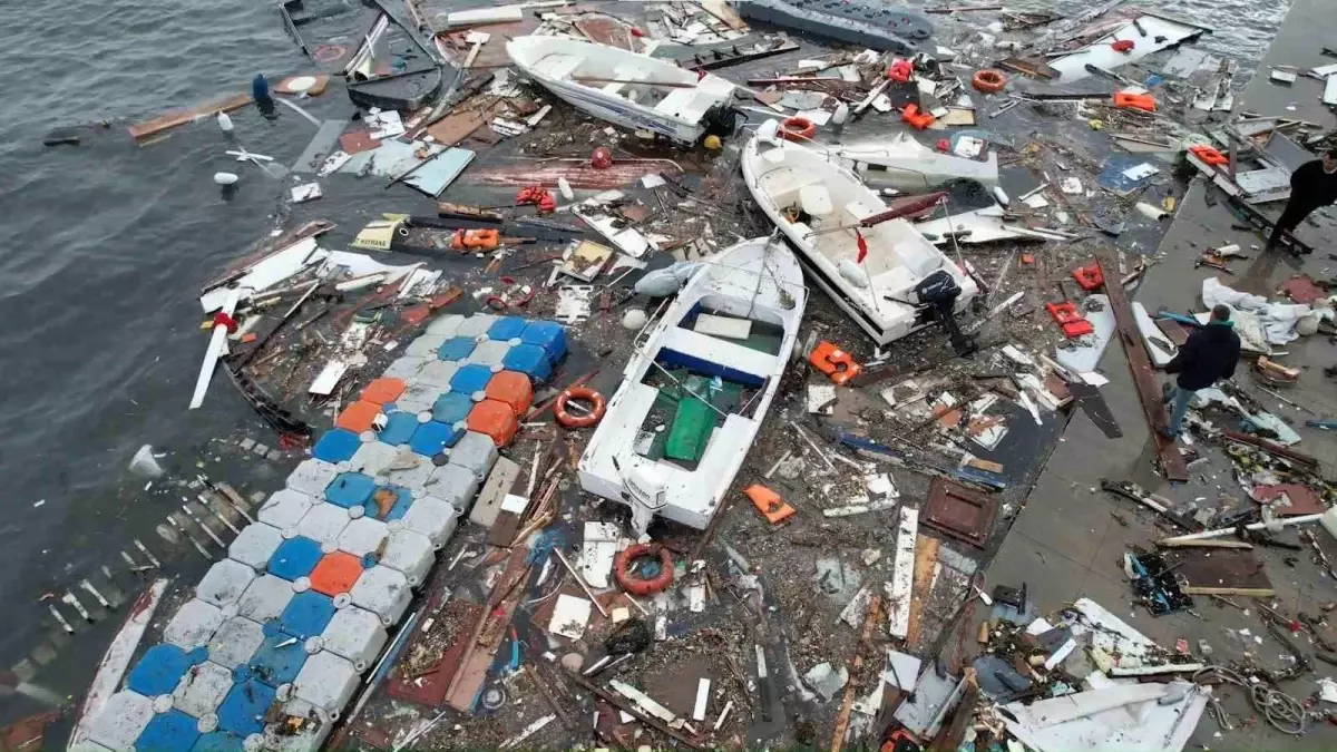 Tuzla\'da fırtınanın ardından kalan manzara havadan görüntülendi