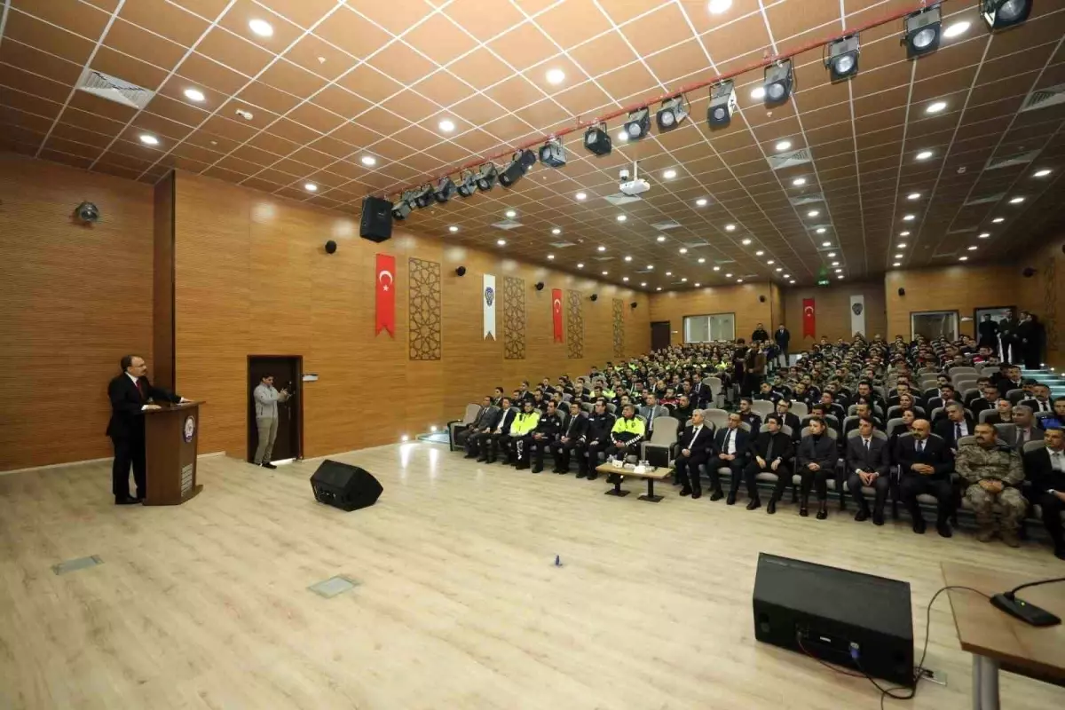 Vali Kızılkaya Emniyet Müdürlüğü\'nü Ziyaret Etti