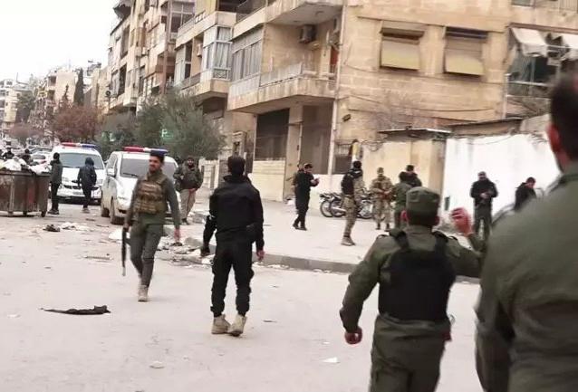 YPG'ye verilen süre doldu, Suriye ordusu operasyona başladı