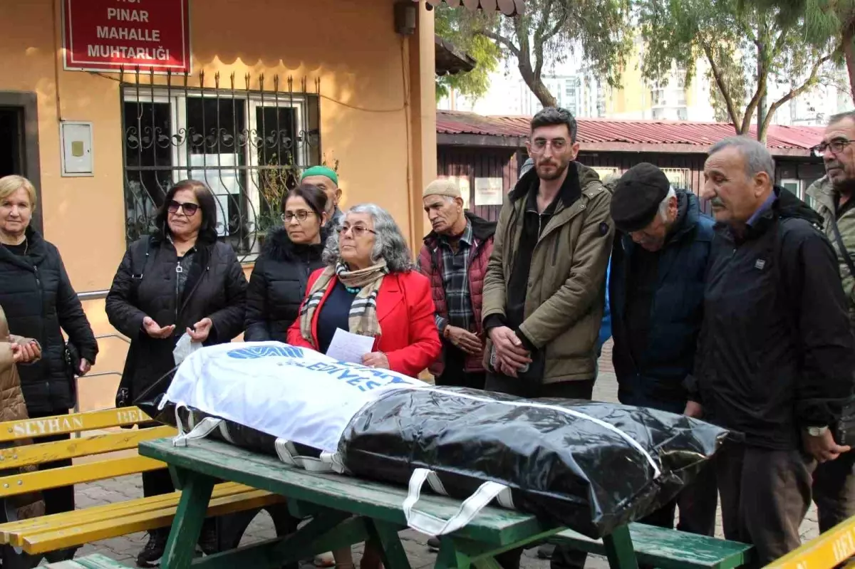 Adana'da ilginç hizmet gelmedi tepkisi: Muhtar, belediyenin cenazesini kaldırdı