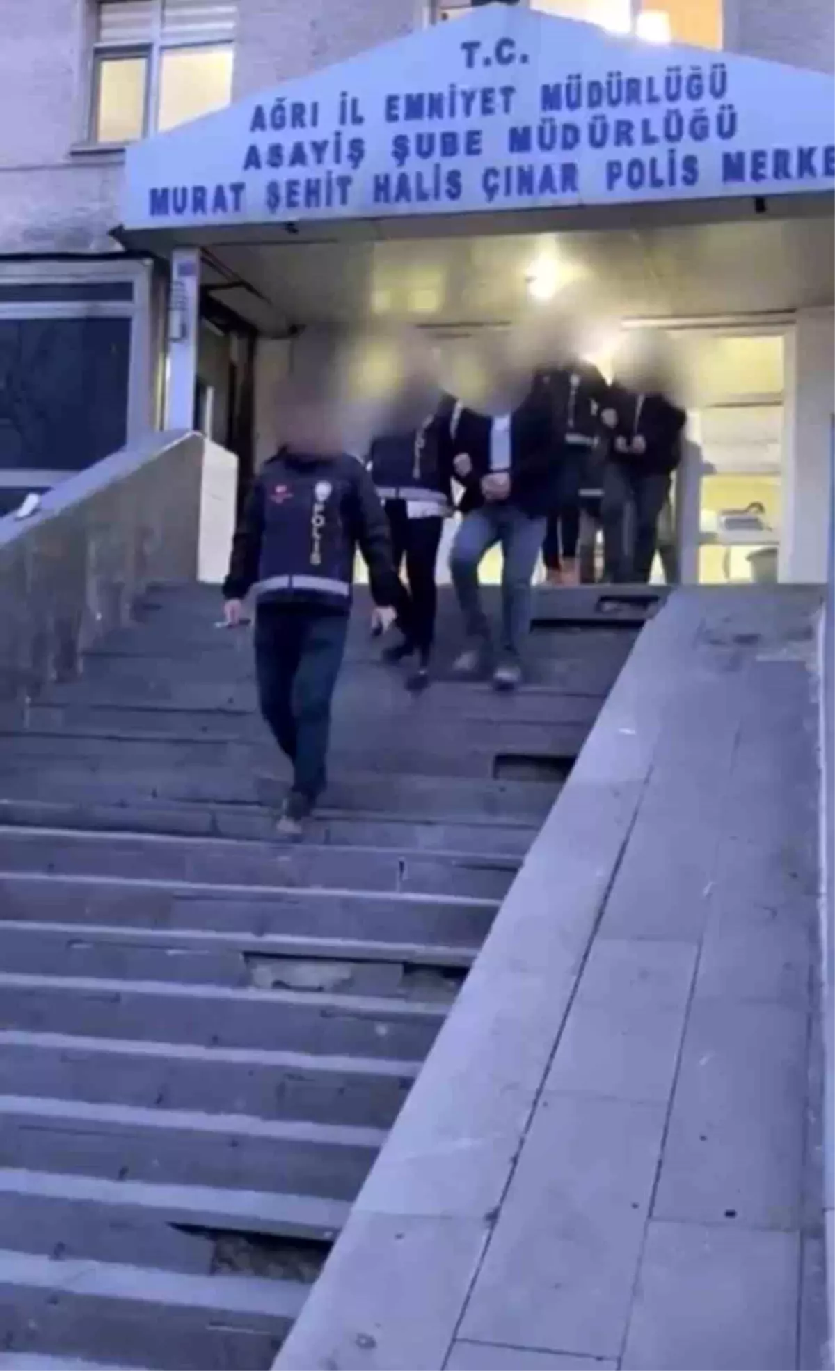 Ağrı\'da 5 Aranan Şüpheli Yakalandı