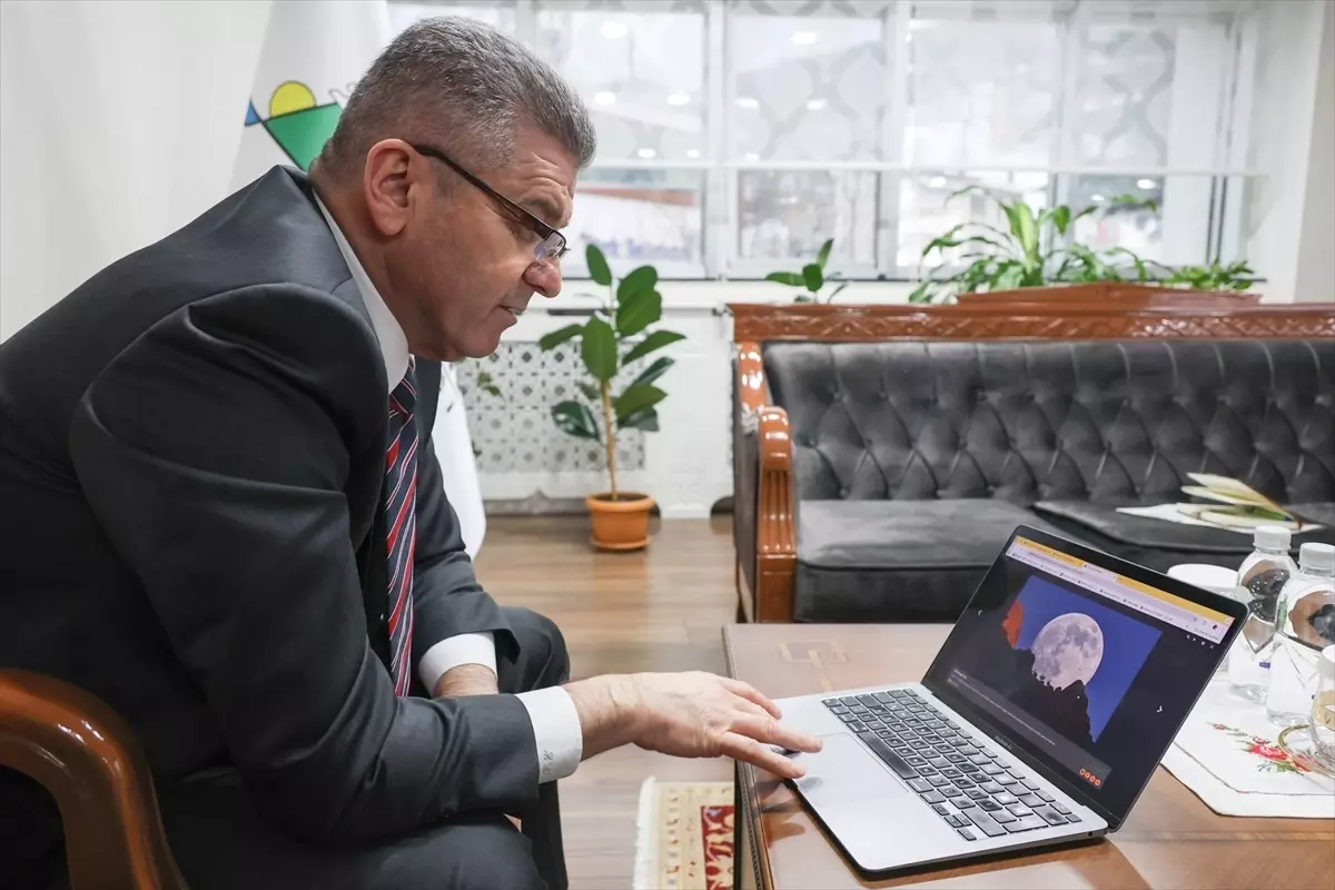 Vali Ergün, \'Yılın Kareleri\' Oylamasına Katıldı