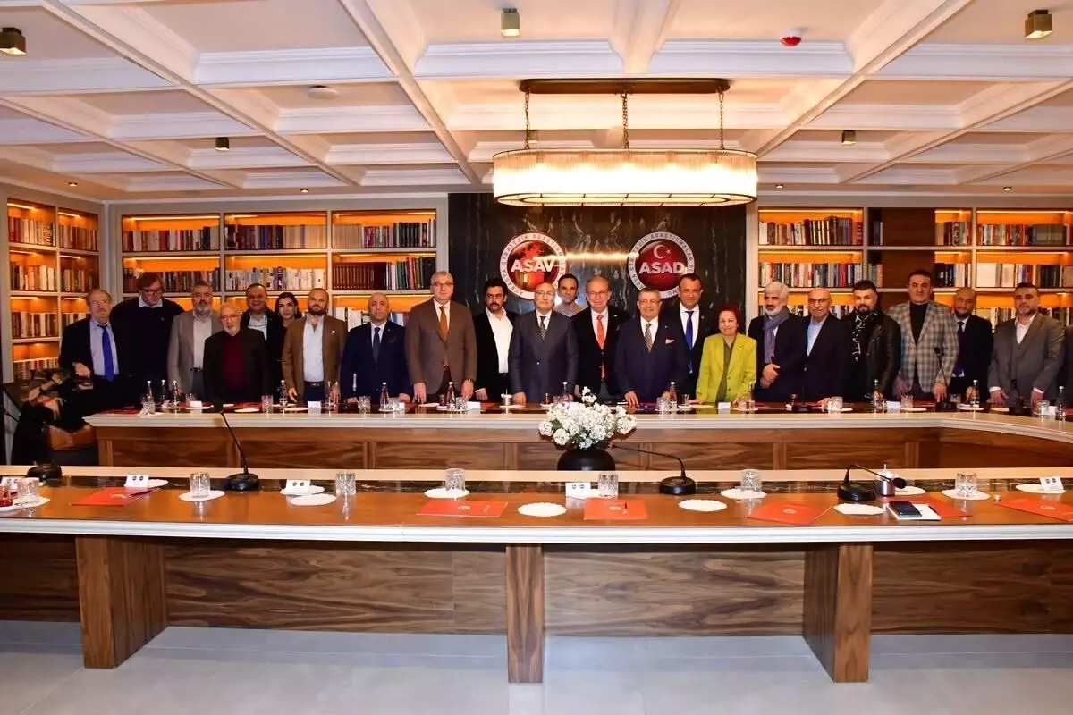 ASAVTALKS serisine konuk olan Emekli Tümamiral Cihat Yaycı, küresel gelişmeler ve Türkiye\'nin rolünü ele aldı