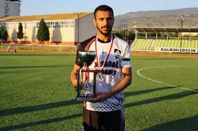 Aydınlı eski futbolcu İlker Seçer 38 yaşında hayatını kaybetti
