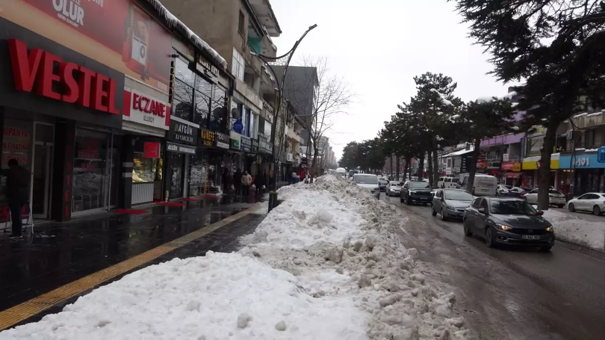 Bitlis\'te Kar Kütlesi Ölüm Getirdi