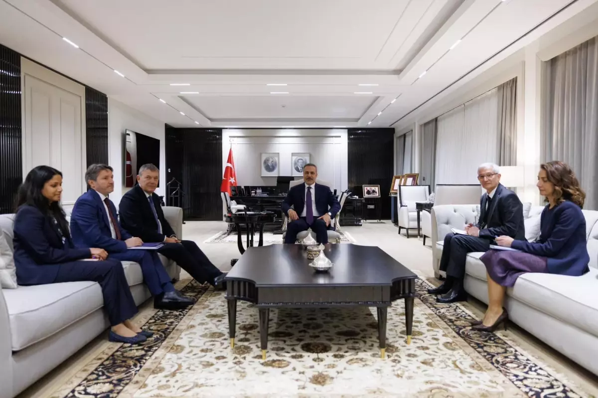 Hakan Fidan UNRWA Genel Komiseri\'ni Kabul Etti