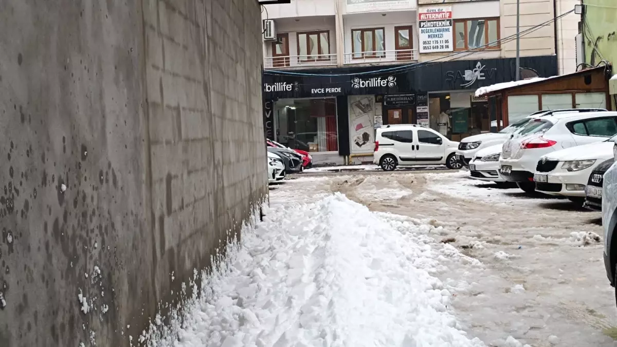 Bingöl\'de Eğitim Yarım Gün Ara Verildi