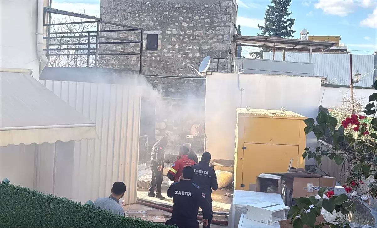 Bodrum\'da Geri Dönüşüm Deposunda Yangın