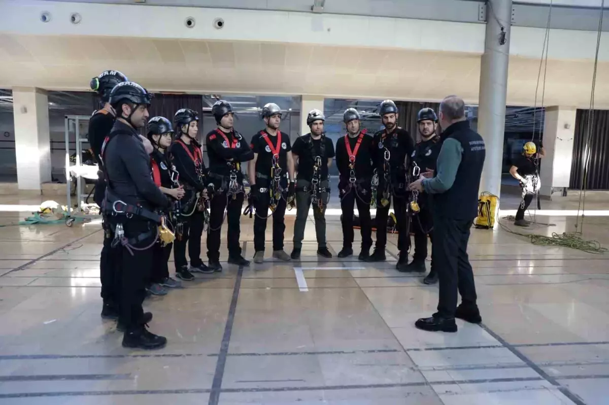 Büyükşehir afetlere ekibini hazırlıyor