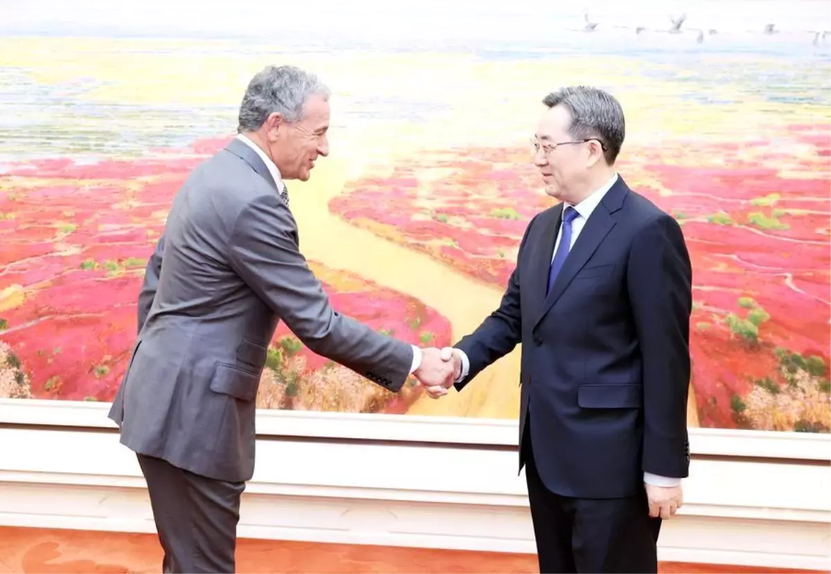 Çin ve Disney\'den Yatırım Vurgusu