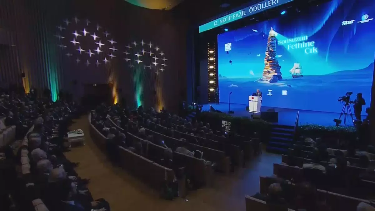 Cumhurbaşkanı Erdoğan, 12\'inci Necip Fazıl Ödülleri Töreni\'nde konuştu