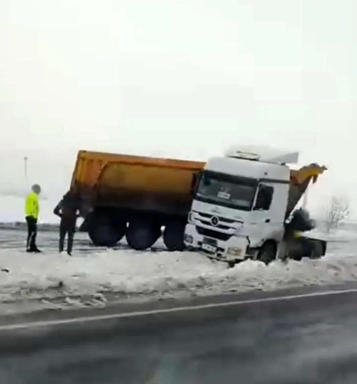 Bismil\'de Kar Yağışı Kazaya Neden Oldu
