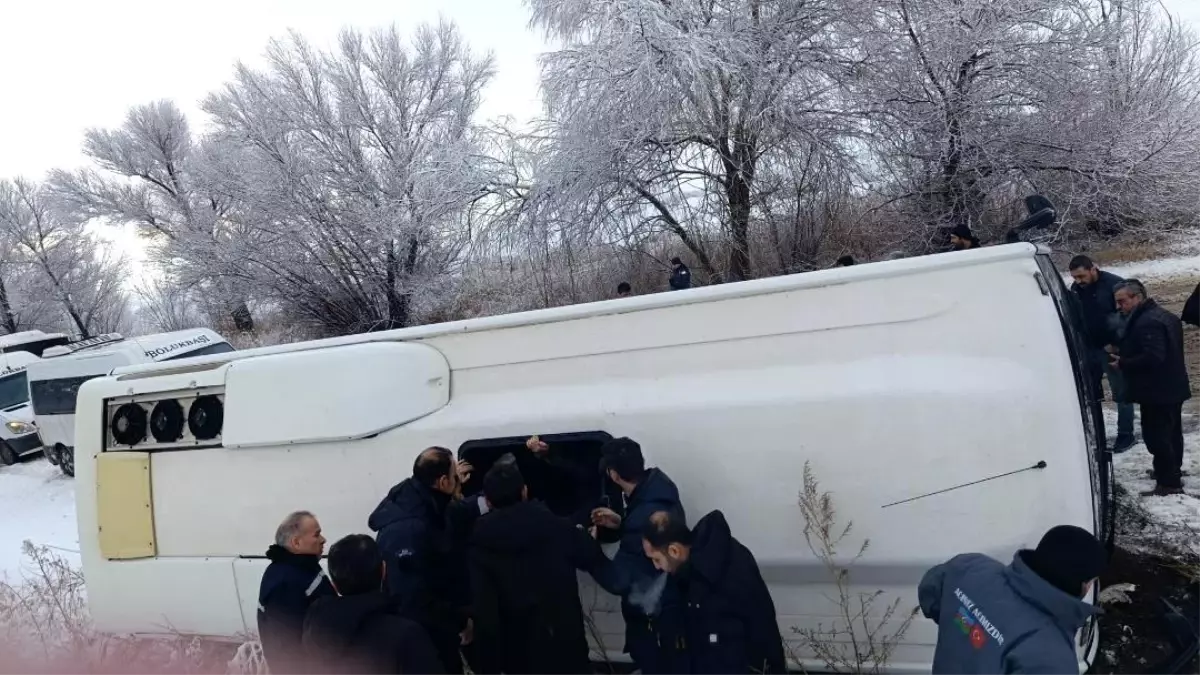 Kahramanmaraş\'ta Servis Aracı Devrildi