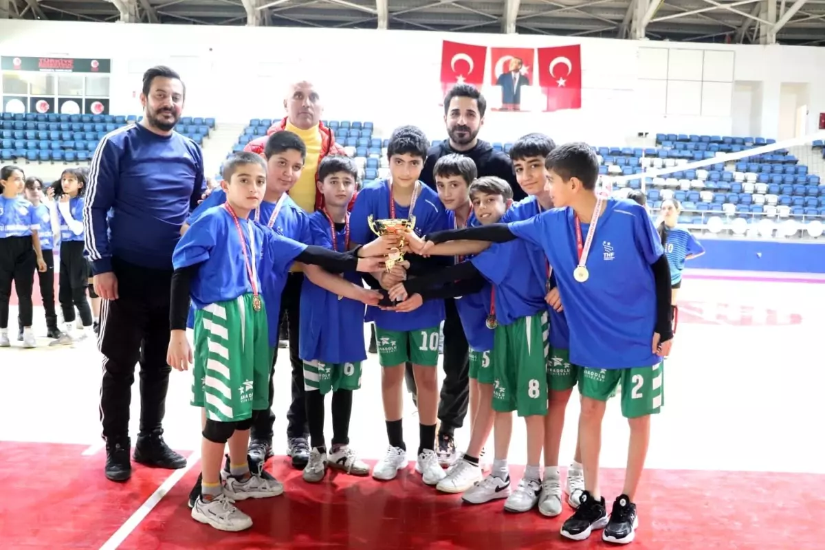 Hakkari Voleybol İl Birinciliği Tamamlandı