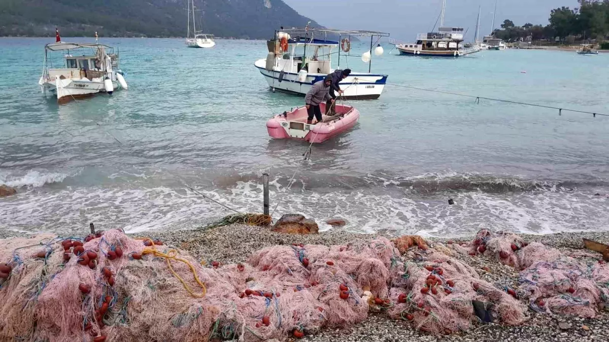 Gökova\'da Balıkçılar Üzüntüde