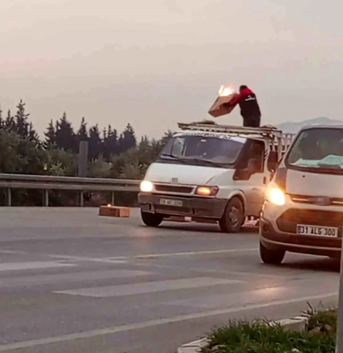 Hatay\'da Kamyonette Yangın Anları