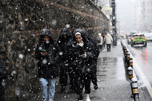 Kar yağışı beklenenden daha şiddetli olacak! Uzman isim uyardı: İmkanı olan evden çalışsın