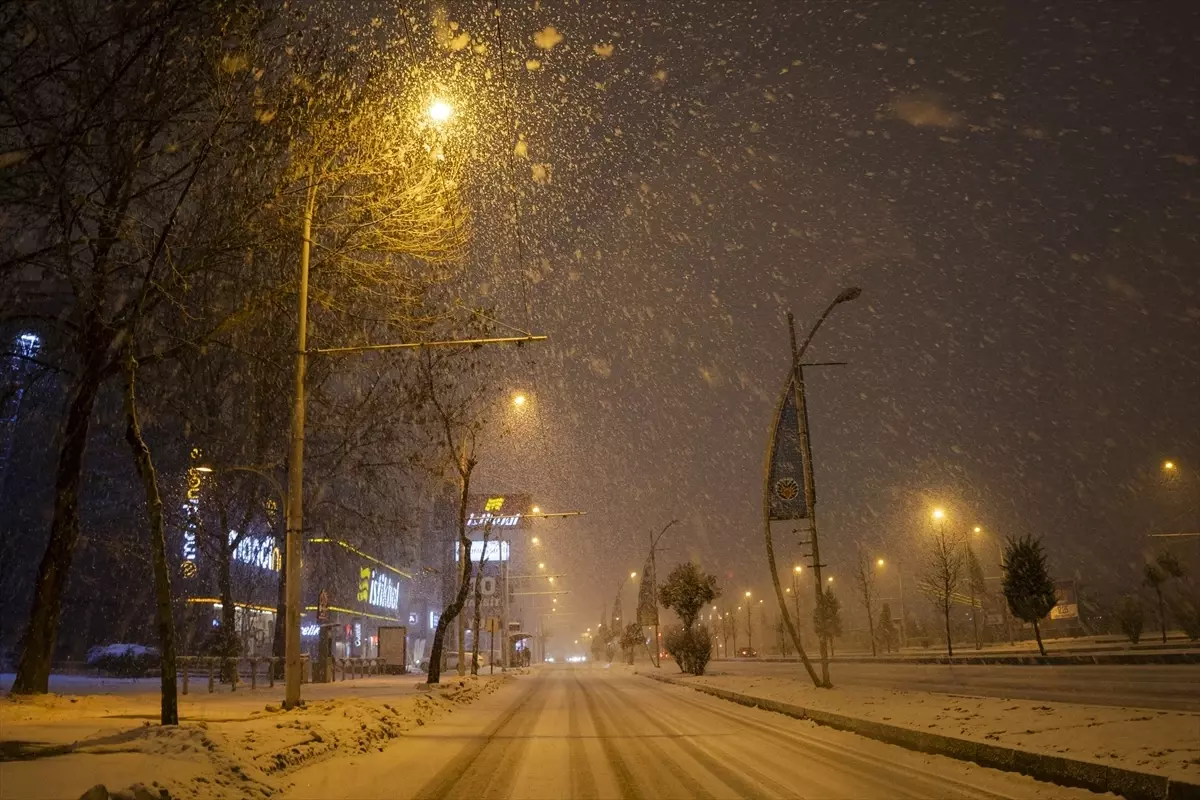 Malatya\'da Kar Yağışı Etkili