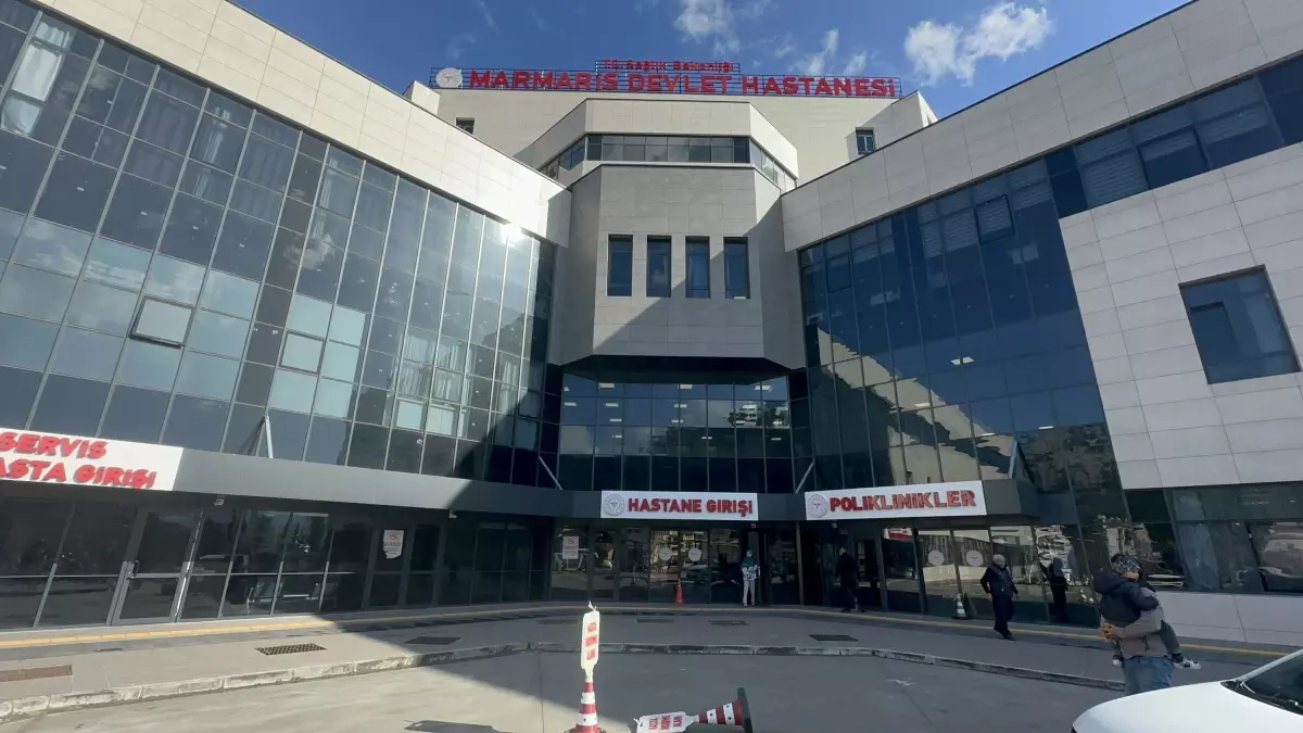 Marmaris\'te Çöp Kamyonu Yayaya Çarptı: 1 Ölü