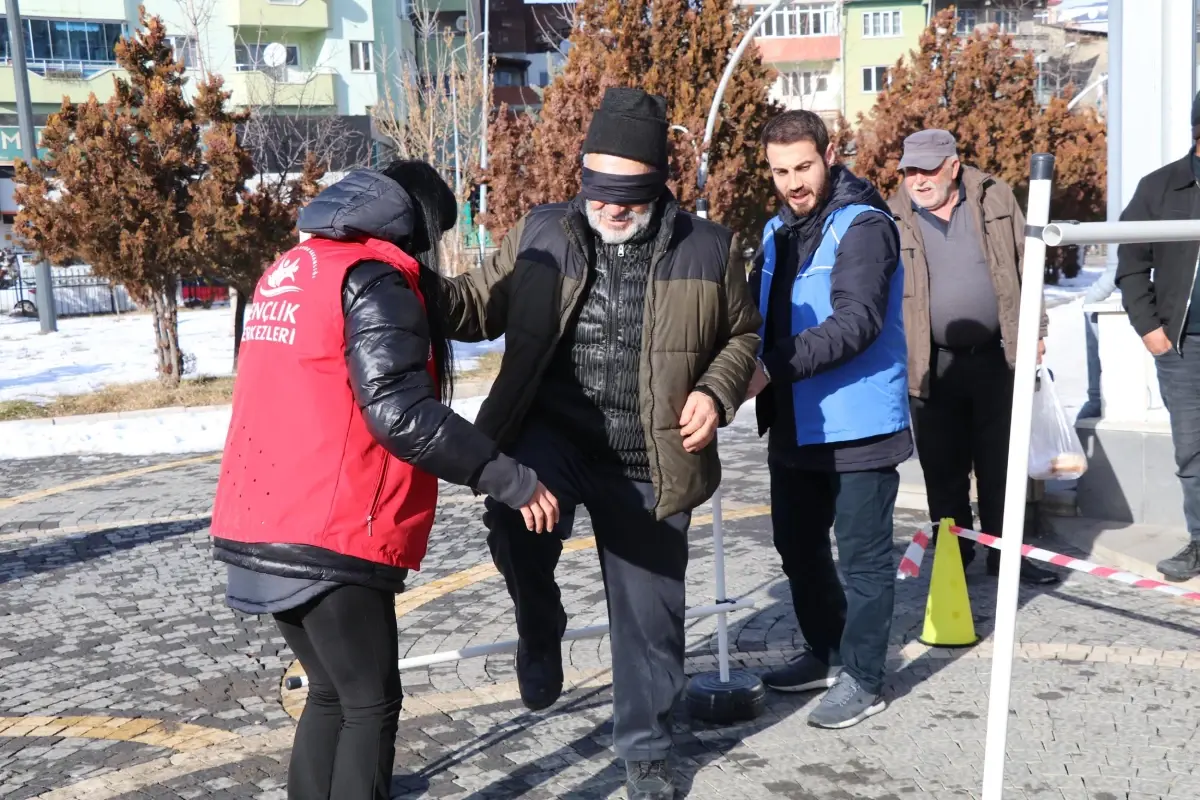 Oltu\'da Görme Engellilere Empati Parkuru