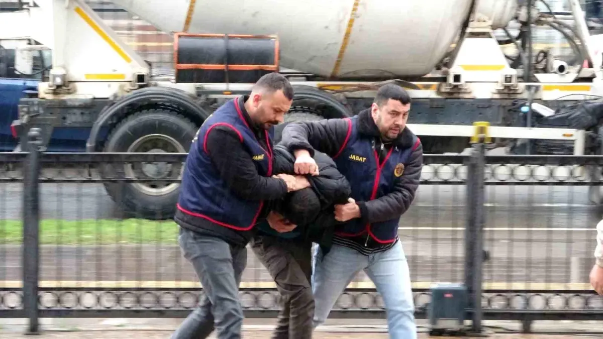 Ulubey\'de Bıçaklı Saldırı: 81 Yaşında Adam Öldürüldü