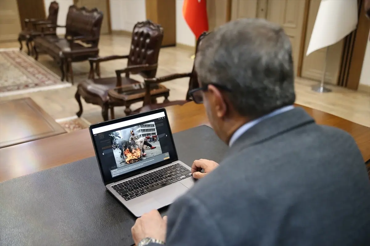 Vali Şıldak\'tan \'Yılın Kareleri\' Oylamasına Katılım