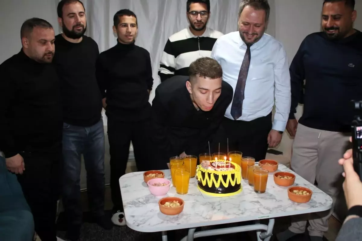 Serkan\'a Doğum Günü Sürprizi