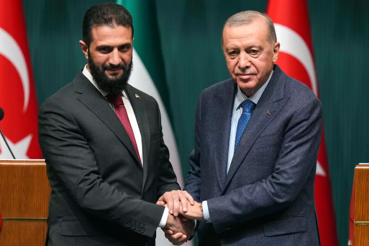 Suriye\'de operasyon sürerken Erdoğan ile Şara\'dan kritik görüşme