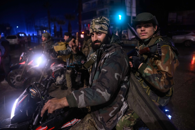 Suriye ordusu Halep'te YPG'ye operasyona başladı