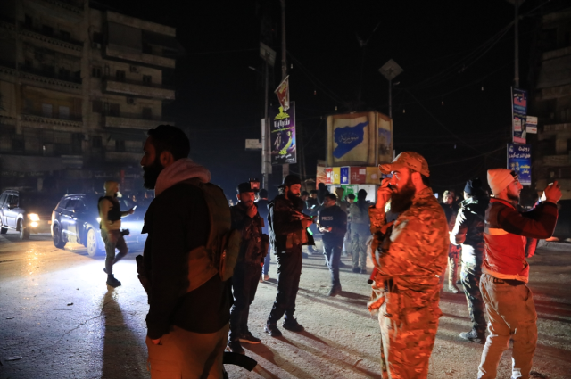 Suriye ordusu YPG'ye süre verdi: Halep'i bir an önce terk edin