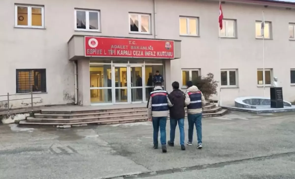 FETÖ Operasyonlarında 77 Şüpheli Yakalandı