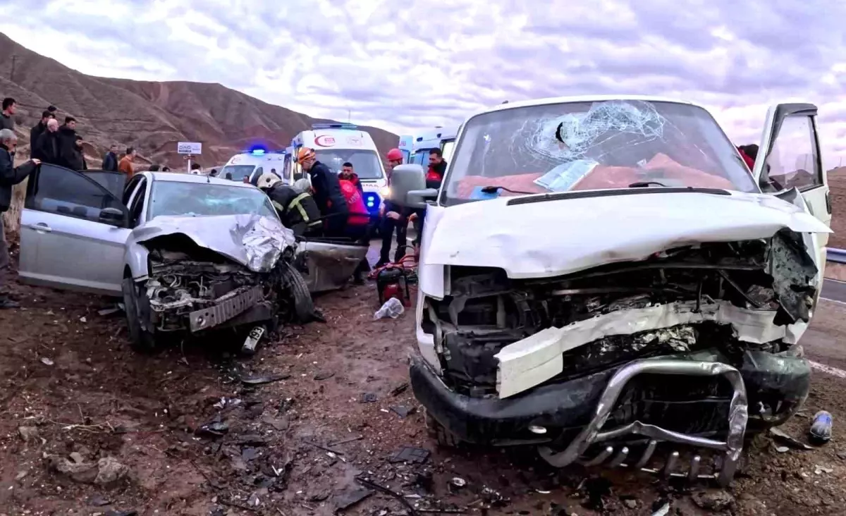 Aksaray\'da Üç Yaralı Kaza