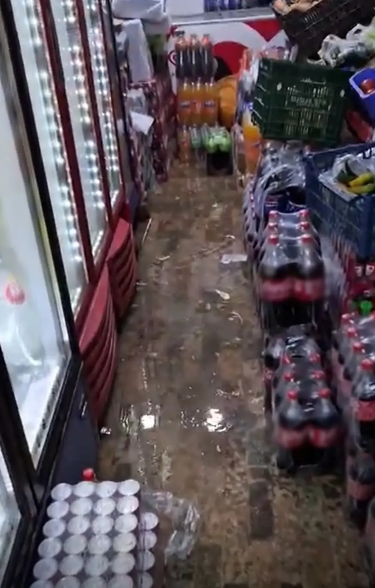 Çanakkale\'de Sağanak Yağışlar Su Baskınlarına Neden Oldu