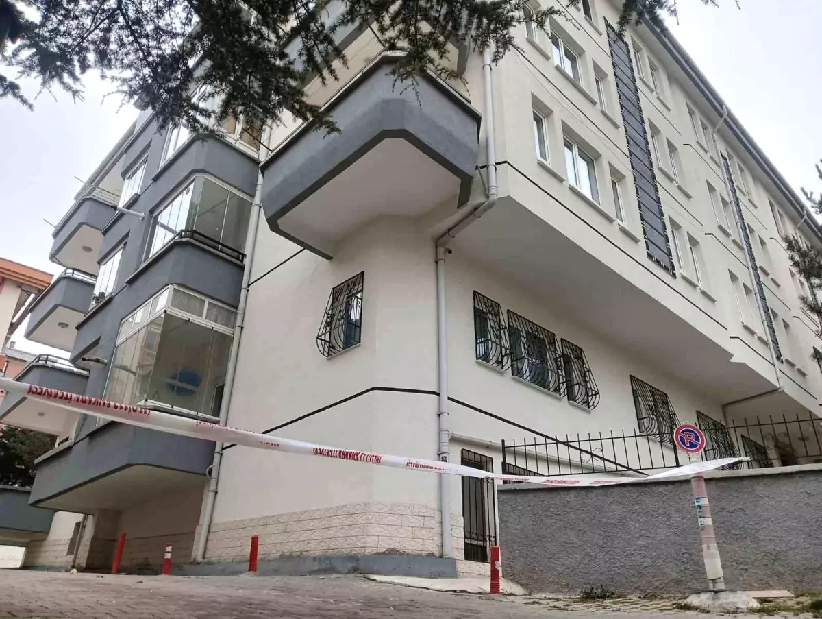 Ankara\'da Apartmanda Çökme