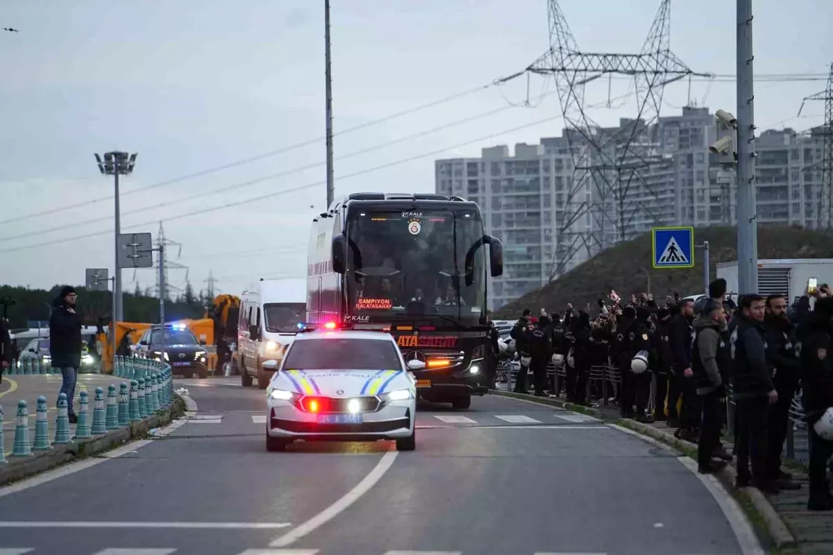Galatasaray Fenerbahçe Derbisi İçin Stadyumda