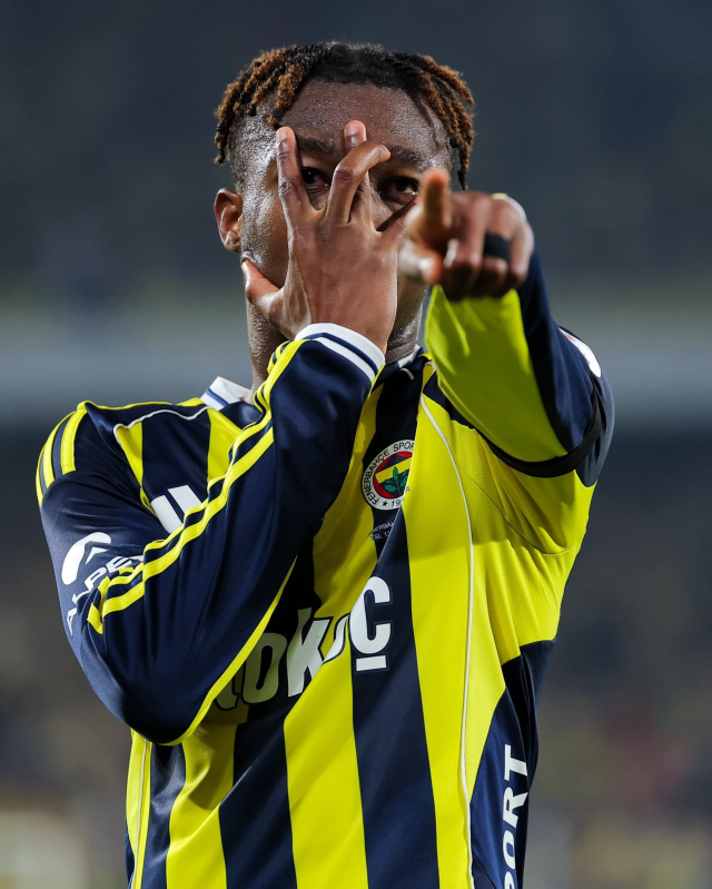 Herkes onu konuşuyor! Bir günde 2 maça çıktı