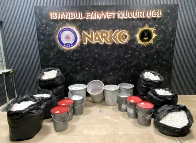 İstanbul'da Dev Kaçakçılık Operasyonu: 591 Bin Hap Ele Geçirildi