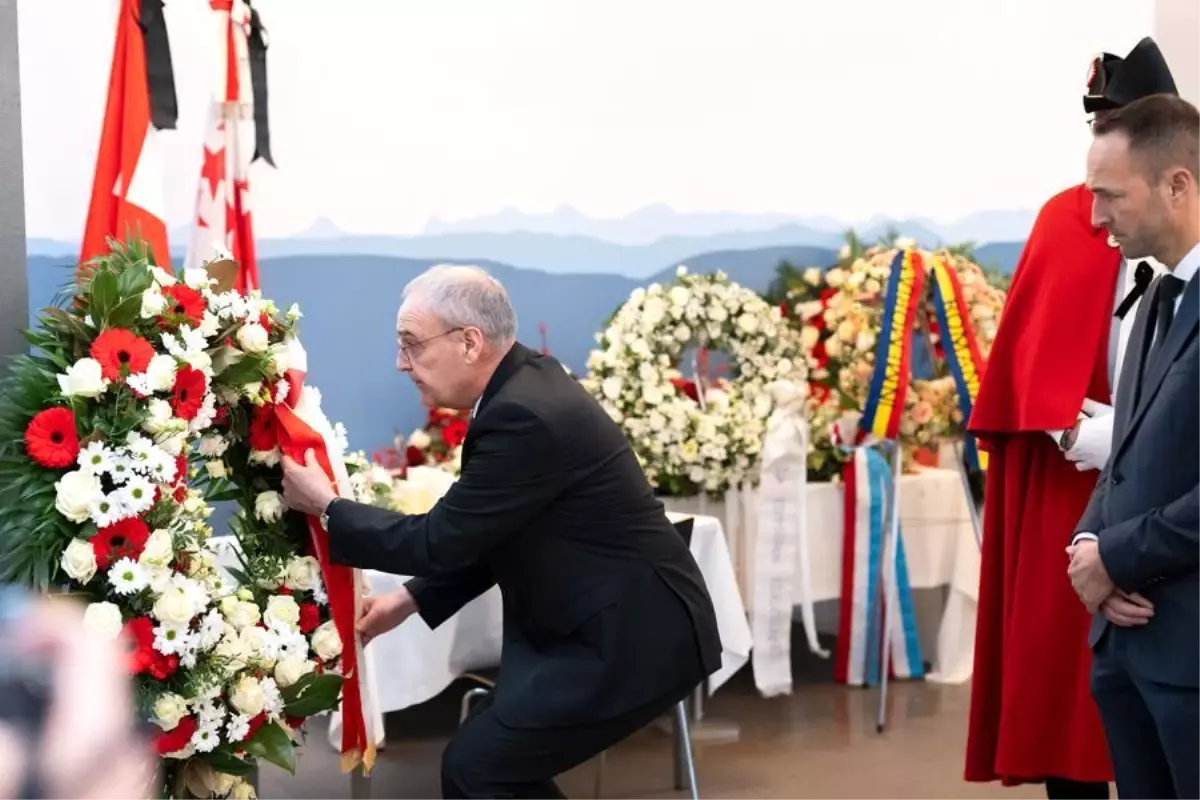 İsviçre\'de Yangın İçin Anma Töreni