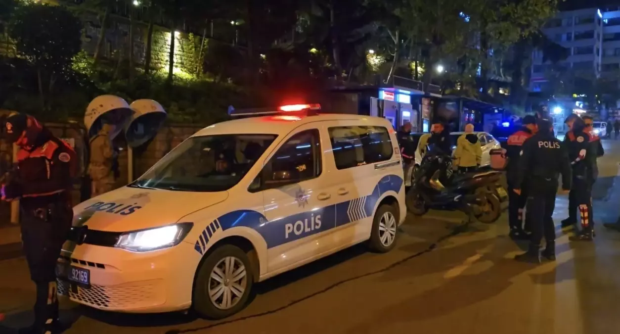 Kadıköy\'de Uyuşturucu Ticaretine Operasyon