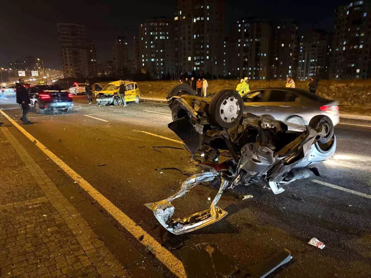 Kayseri\'de Kaza: 3 Yaralı