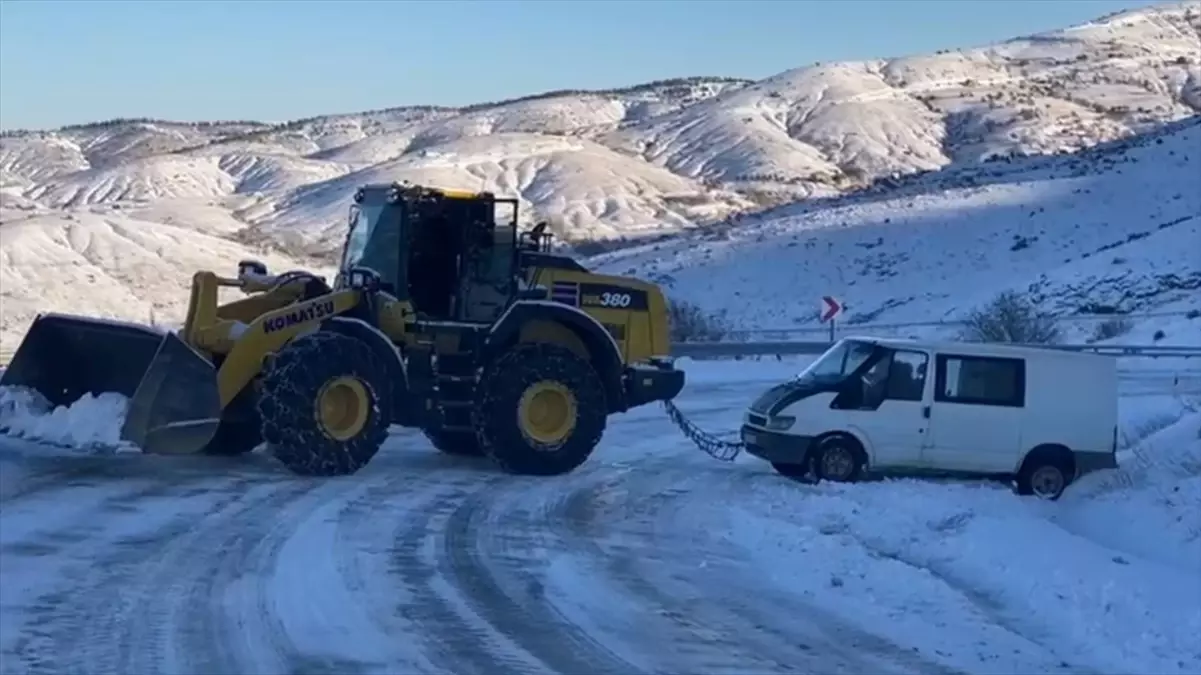 Malatya\'da Karla Mücadele Başarıyla Devam Ediyor