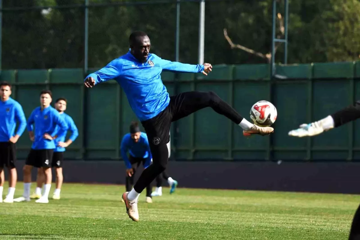 Manisa FK Ümraniyespor Maçına Hazırlanıyor