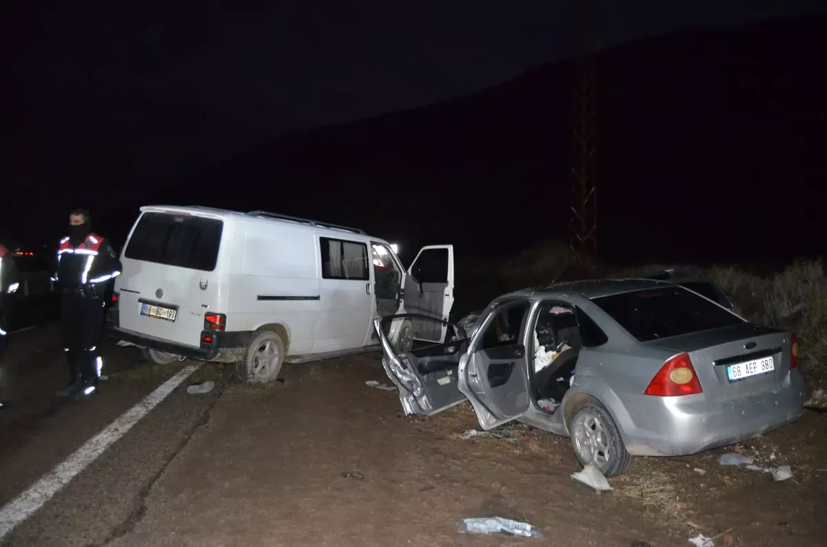 Aksaray\'da Kaza: 6 Yaralı, İki Kişinin Hayati Tehlikesi Var