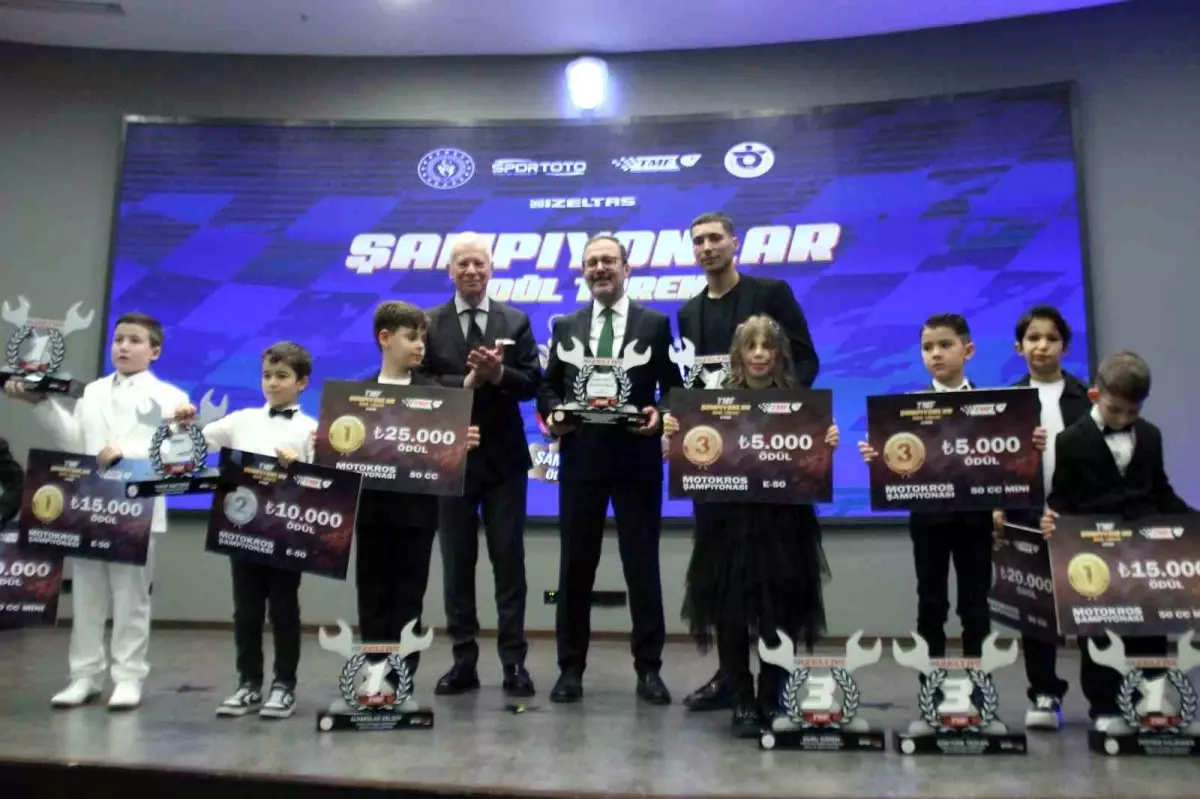 İzmir\'de 2025 Motosiklet Şampiyonları Ödül Töreni