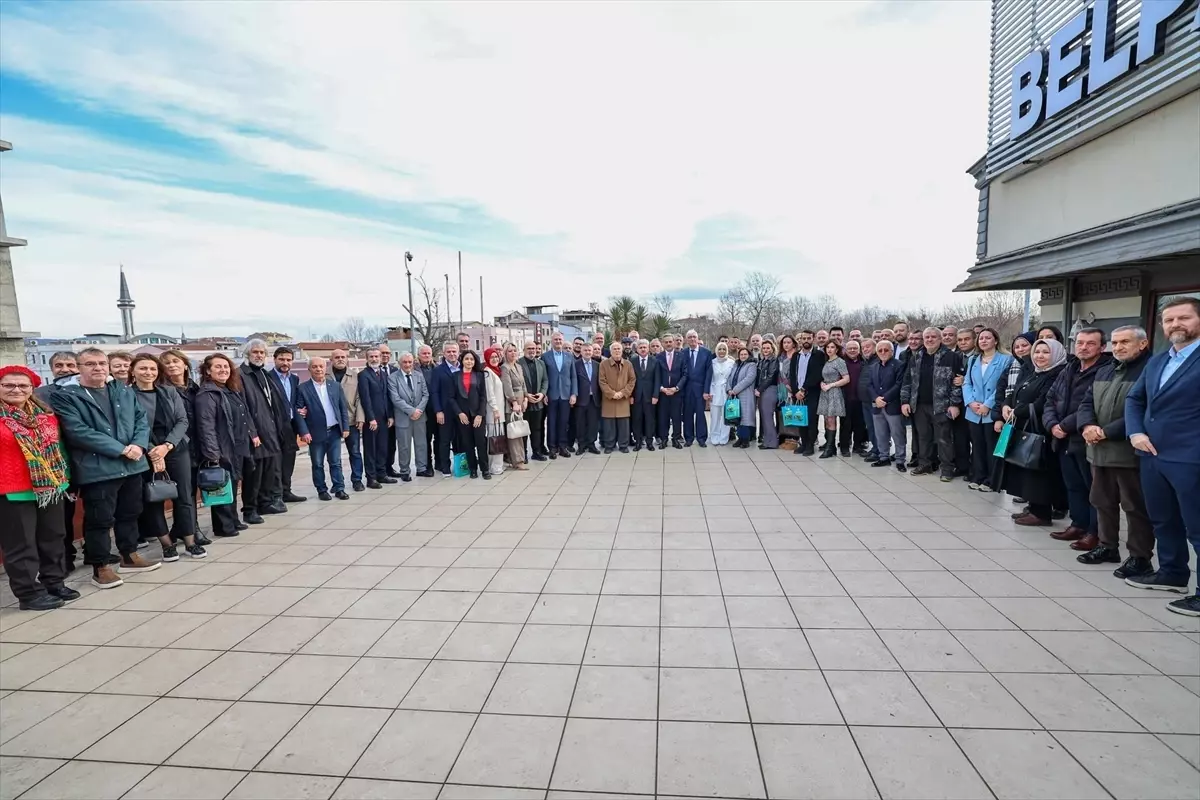 Sakarya\'da Gazetecilere Kutlama