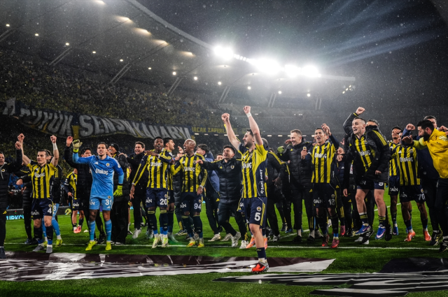 Süper Kupa şampiyonu Fenerbahçe, kupasını aldı